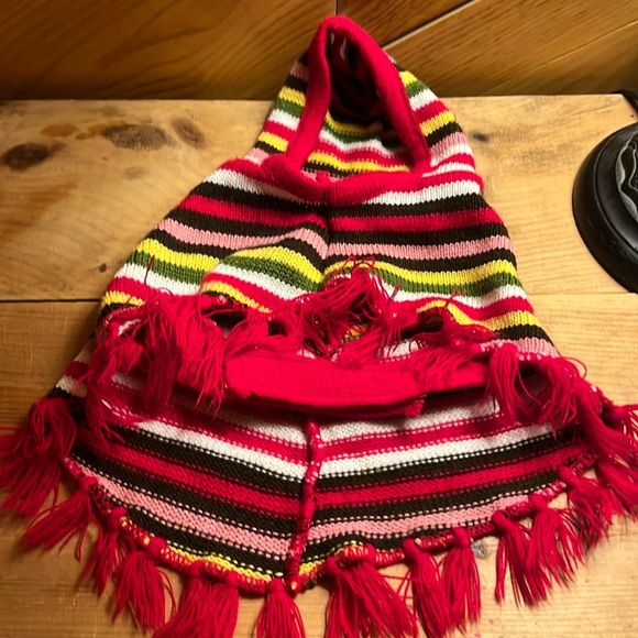 💚 3 for $15 💚 + 🥳 Host Pick 🥳 - Casual Canine Distressed Poncho size Small - Picture 4 of 16